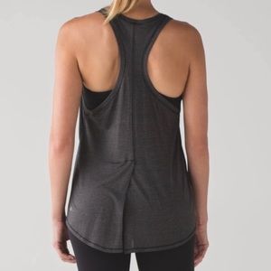 LIKE NEW: Lululemon tie back tank sz:4 color: gray